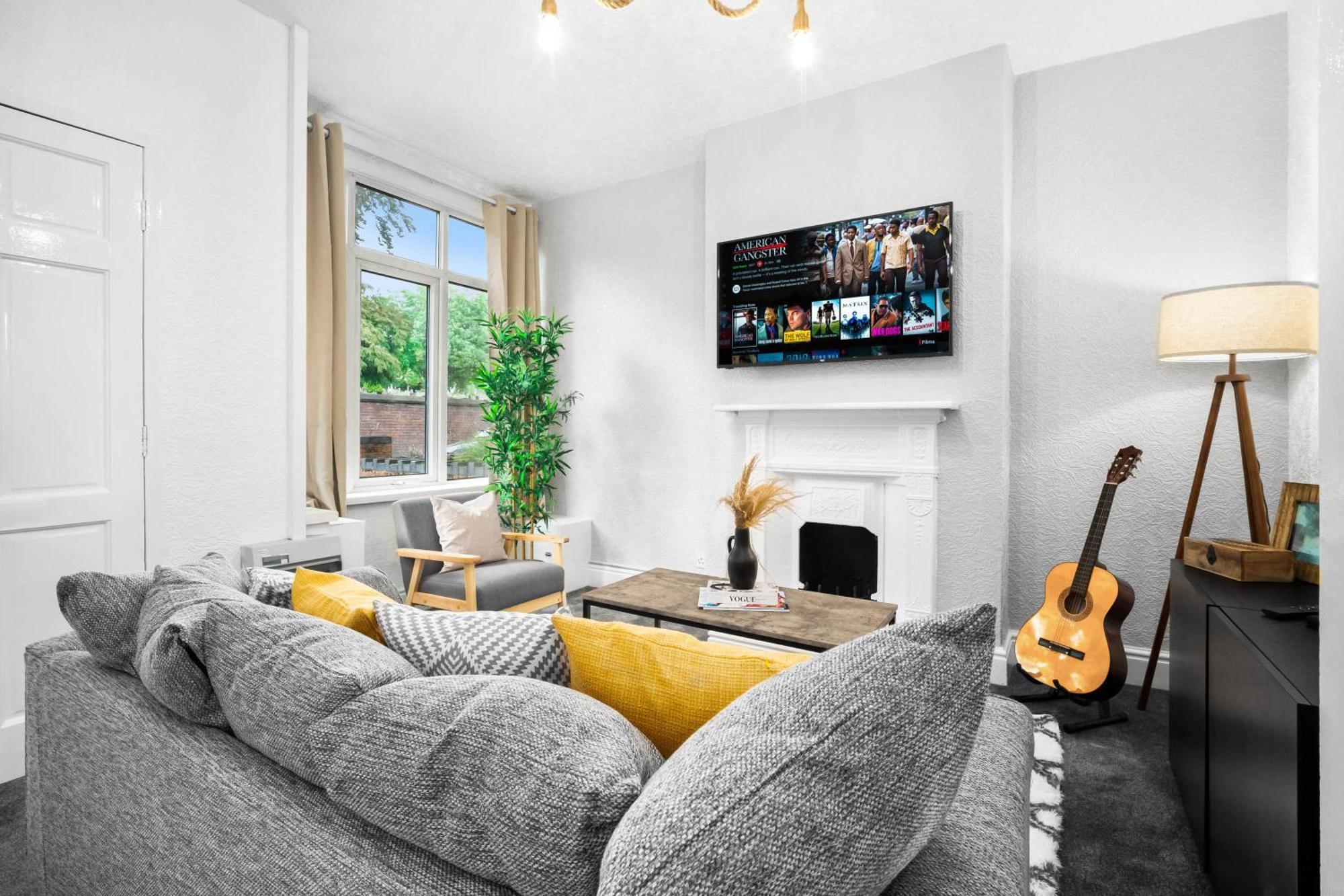 Stylish 3 Bedroom House - 6 Guests - Garden - Parking - Netflix - Wifi - 17M Birmingham Ngoại thất bức ảnh