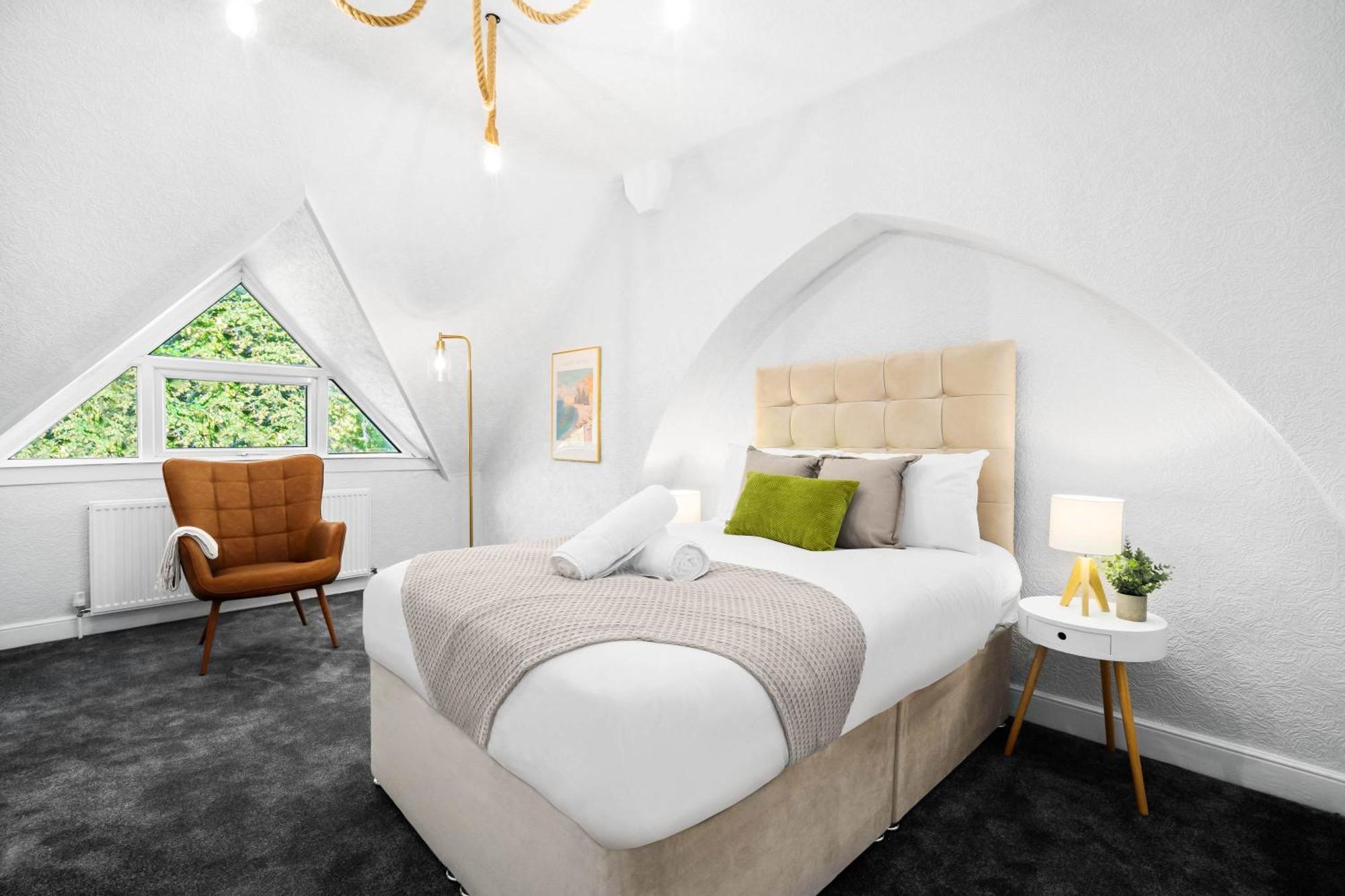 Stylish 3 Bedroom House - 6 Guests - Garden - Parking - Netflix - Wifi - 17M Birmingham Ngoại thất bức ảnh